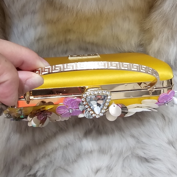 NWT Bebe Yellow 3D Multifloral 3 Style. Crossbody Clutch Handbag - Picture 10 of 13